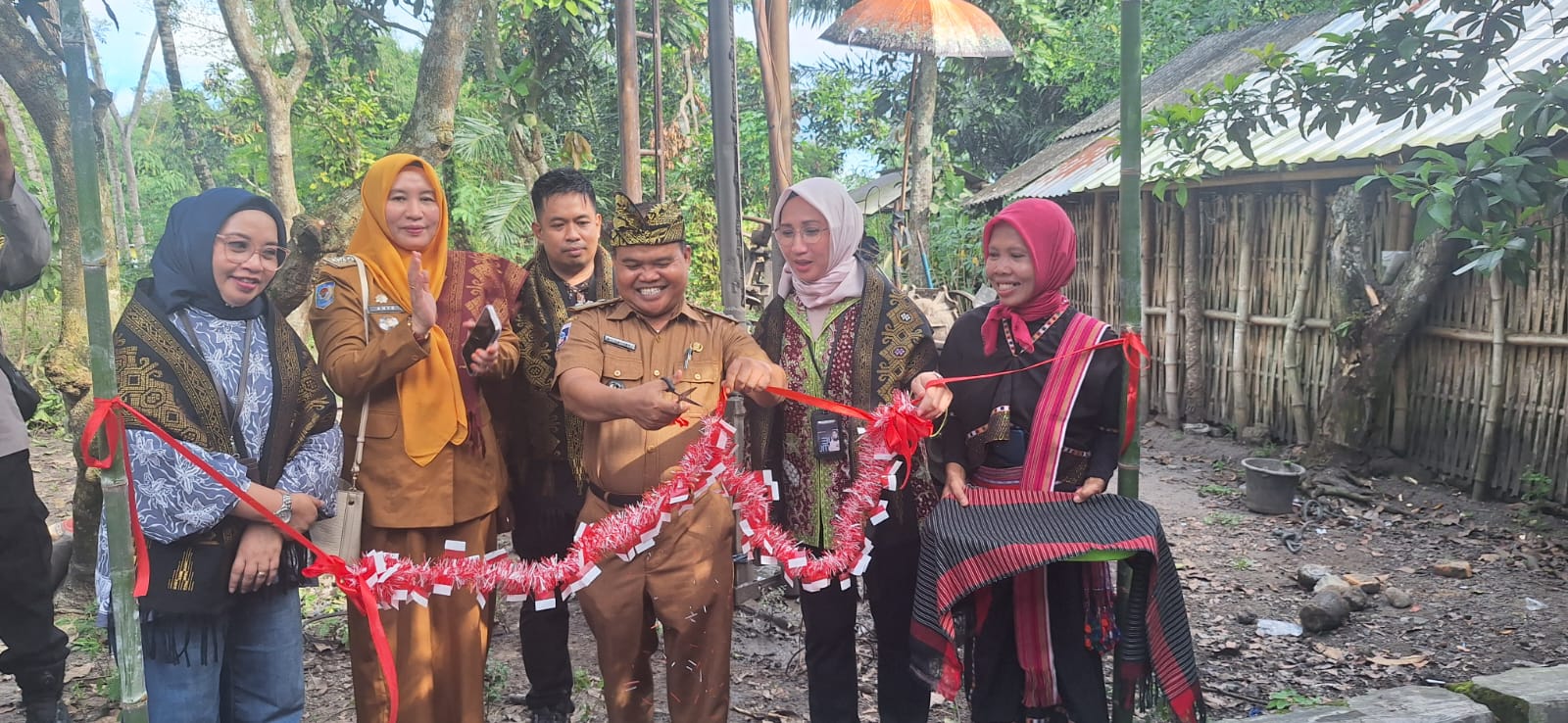 BRINS dan PNM Bangun Sumur Bor dan Penampungan Air Bersih di Desa Sukarara