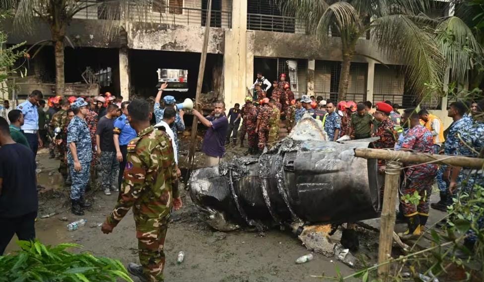 Jet Tempur China F‑7 Jatuh di Sekolah Bangladesh, Korban Tewas Terus Bertambah, Terbaru 27 Orang!