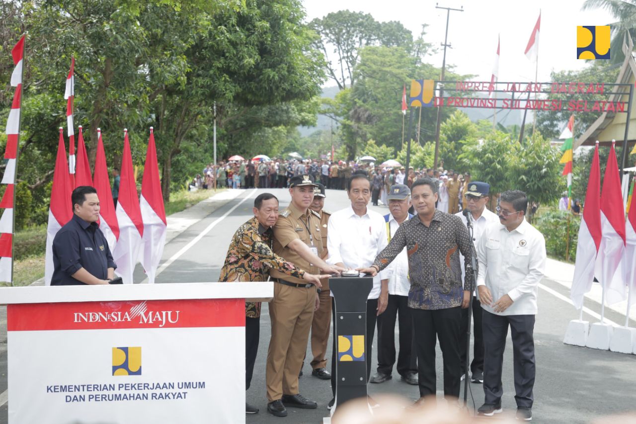 Jokowi Resmikan 27 Ruas Inpres Jalan Daerah di Sulsel Senilai Rp 669 Miliar