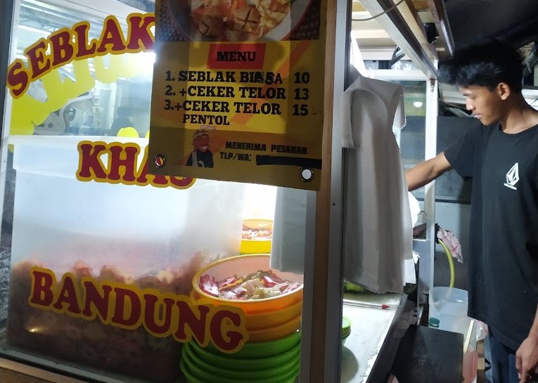Minat Makan Seblak Bandung di Surabaya? 7 Pilihan Ini Dijamin Paling Mantap!