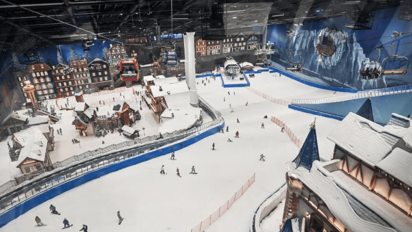 Rekor Terpanas di Tiongkok , Shanghai Buka Resor Ski Indoor Terbesar di Dunia