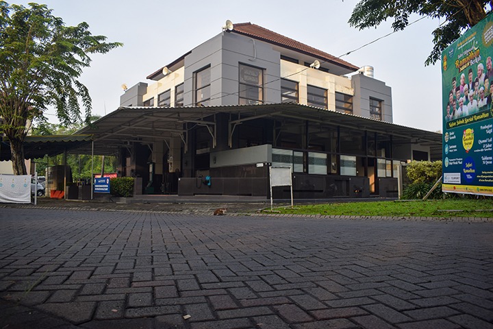 Masjid As Sakinah, Surabaya; Kajian Berhadiah Umroh