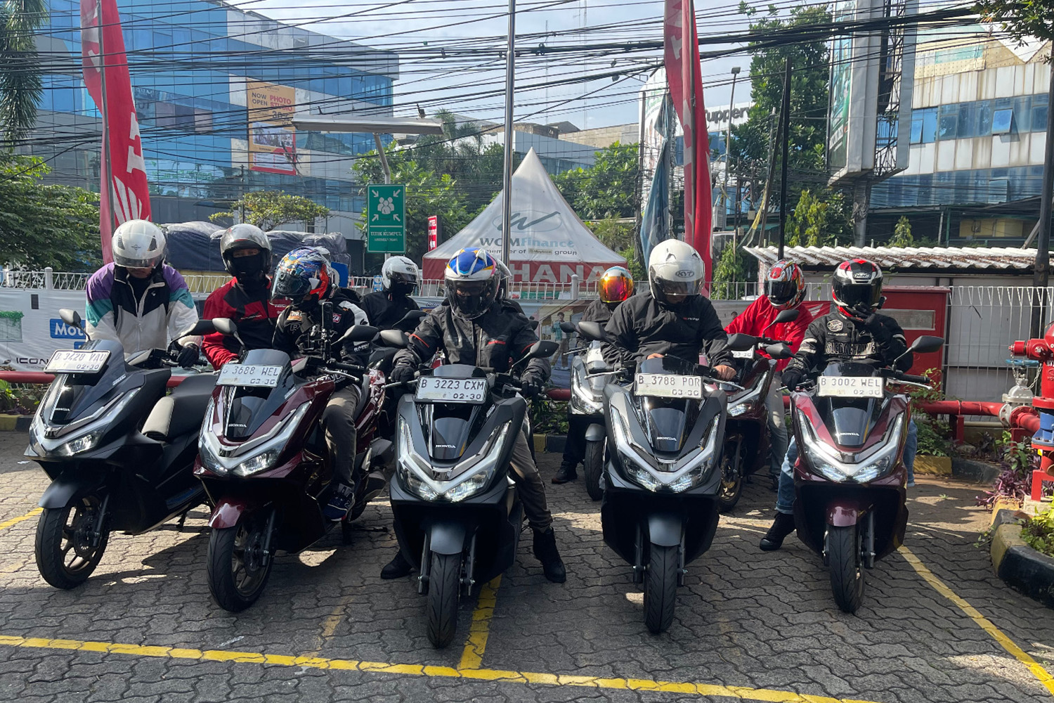 Wahana Ajak Grup Bapak-bapak Jajal Langsung New Honda PCX 160 Roadsync Jakarta-Bogor