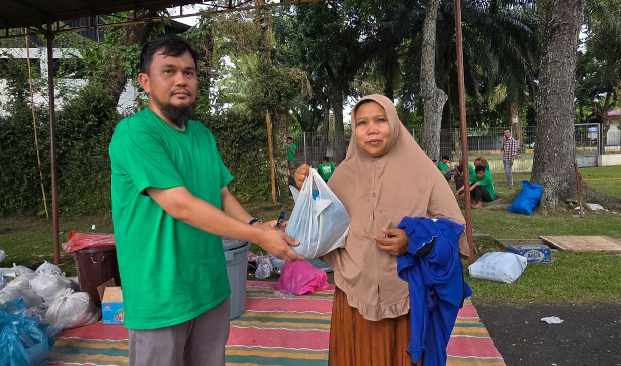 Dari Kupon Hingga Jemput Bola, Cara Karyawan PalmCo Salurkan 150 Ton Daging Kurban