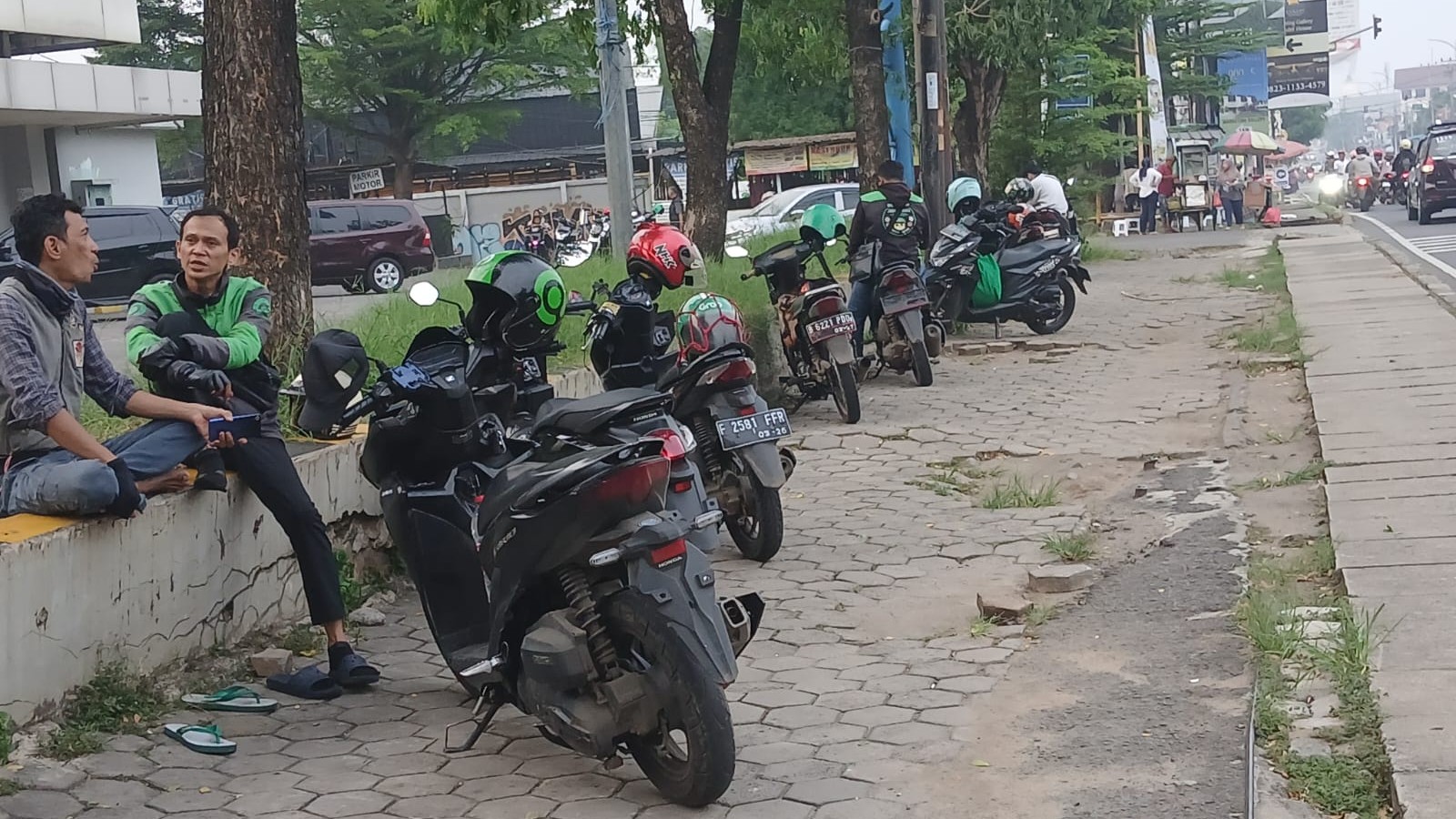 Cuaca Ekstrem di Depok Bikin Badan Ojol Meriang: 'Panasnya Nggak Main-main!'