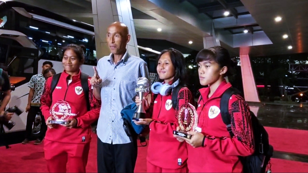 Usai Juara Piala AFF 2024 di Laos, Skuad Garuda Pertiwi Tiba di Bandara Soekarno- Hatta