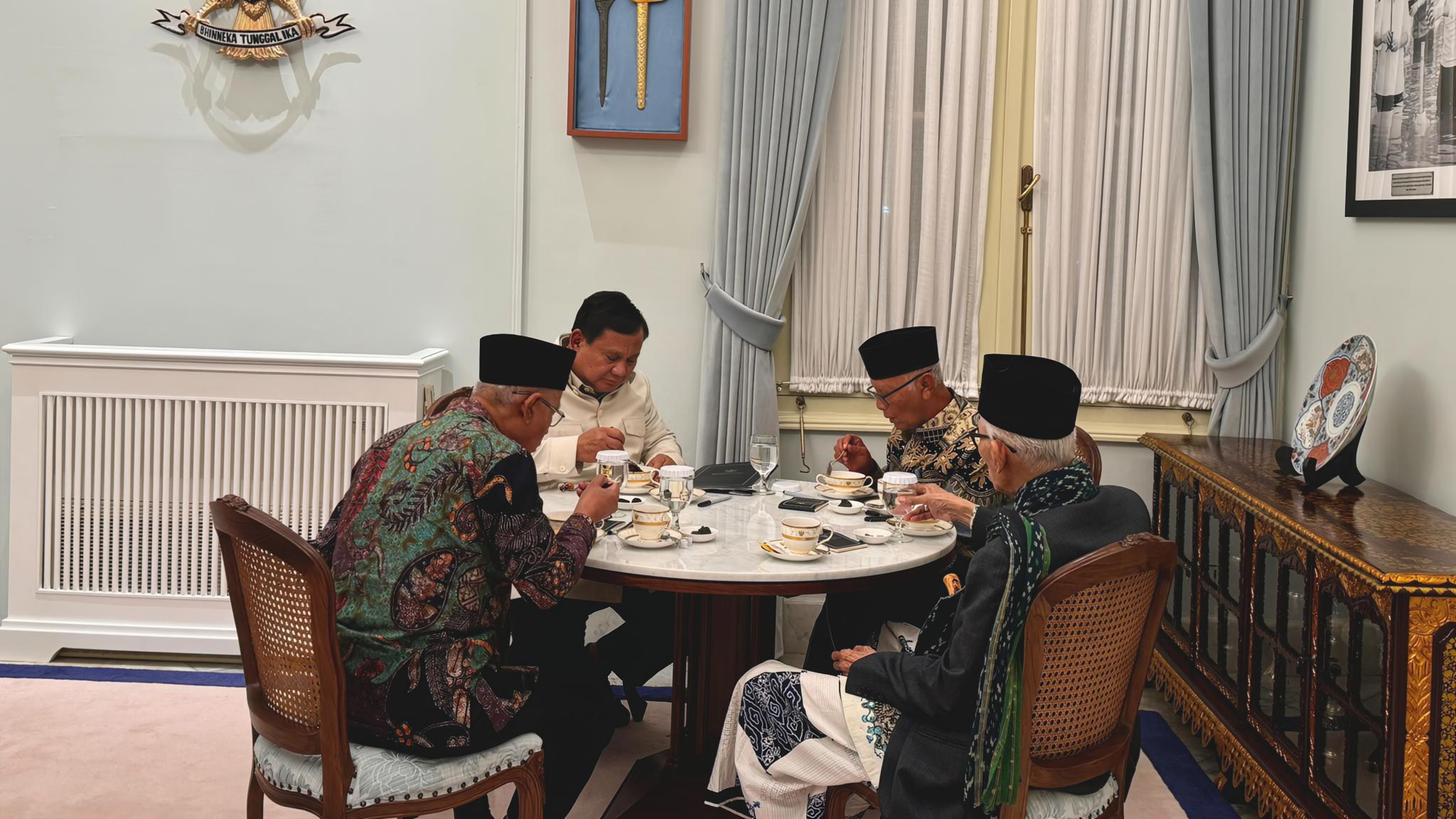 Momen Prabowo Buka Puasa Bersama Bareng Tokoh NU, Muhammadiyah, dan MUI di Istana