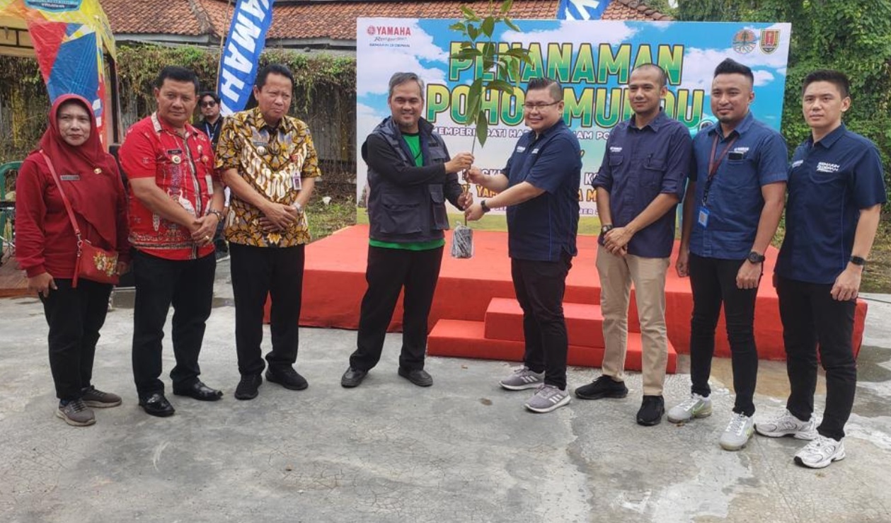 Yamaha Konsisten Menjaga Kelestarian Lingkungan, Tanam Ratusan Pohon Mundu di Semarang