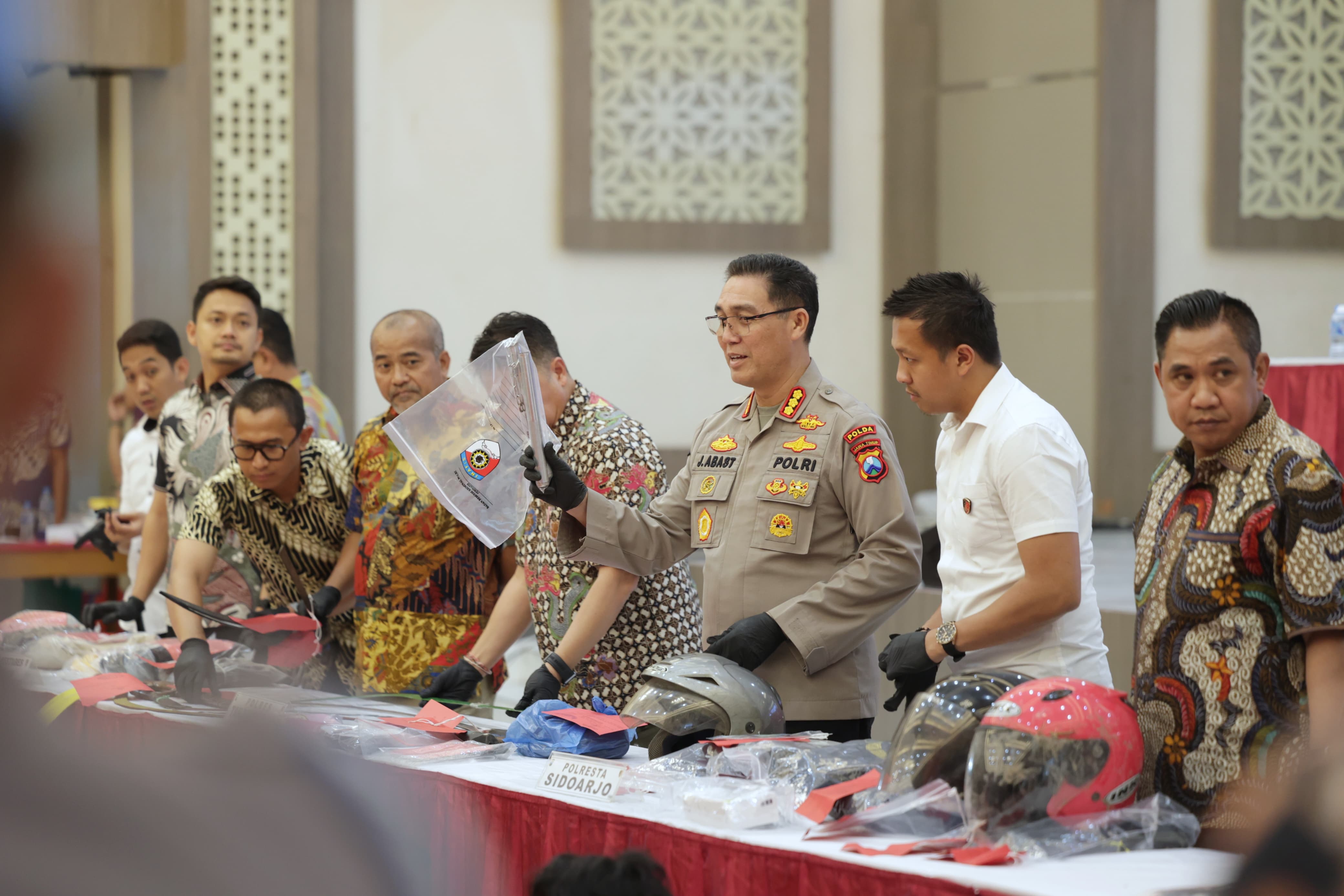 Polda Jatim Ungkap 1.863 Kasus dalam Operasi Pekat II Semeru 2025