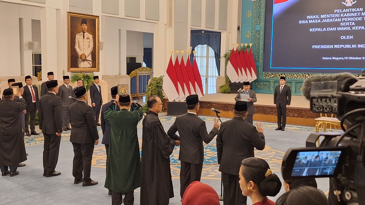 Sah! Prabowo Resmi Lantik Alim Setiawan Slamet Jadi Wamentan