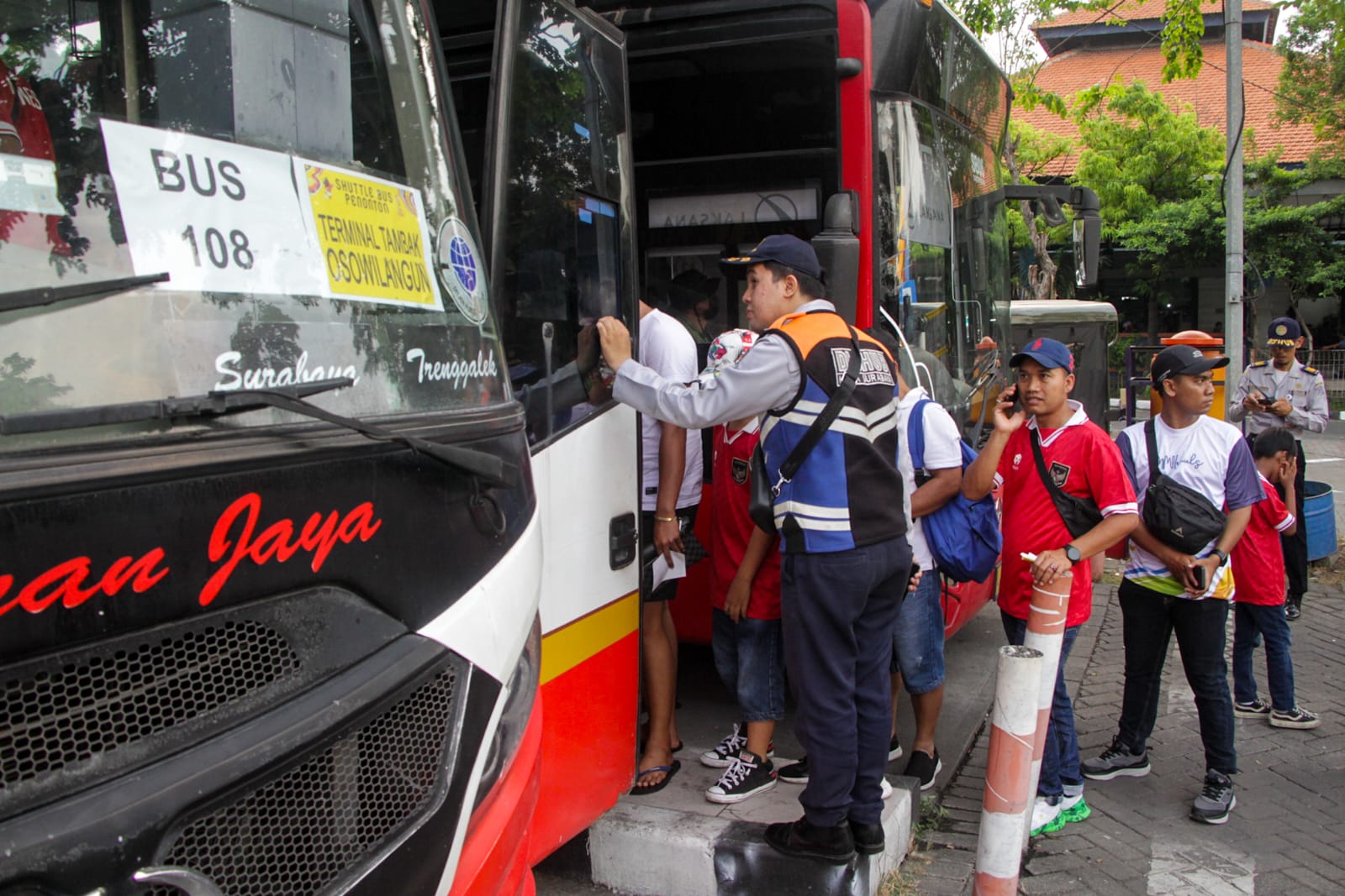 Jelang Piala AFF U-19, Pemkot Surabaya Siapkan Layanan Shuttle Bus Menuju Dua Stadion Ini...