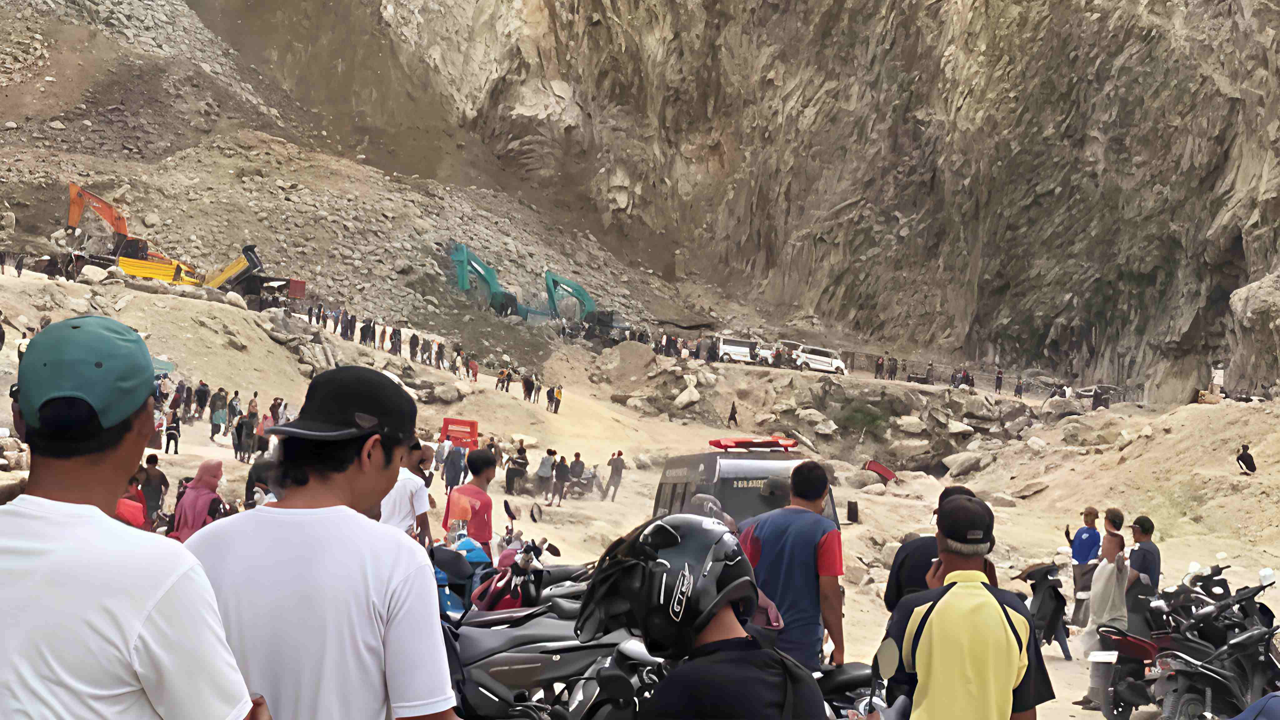 Polda Jabar Masih Cari 11 Korban Tambang Longsor Gunung Kuda yang Belum Ditemukan