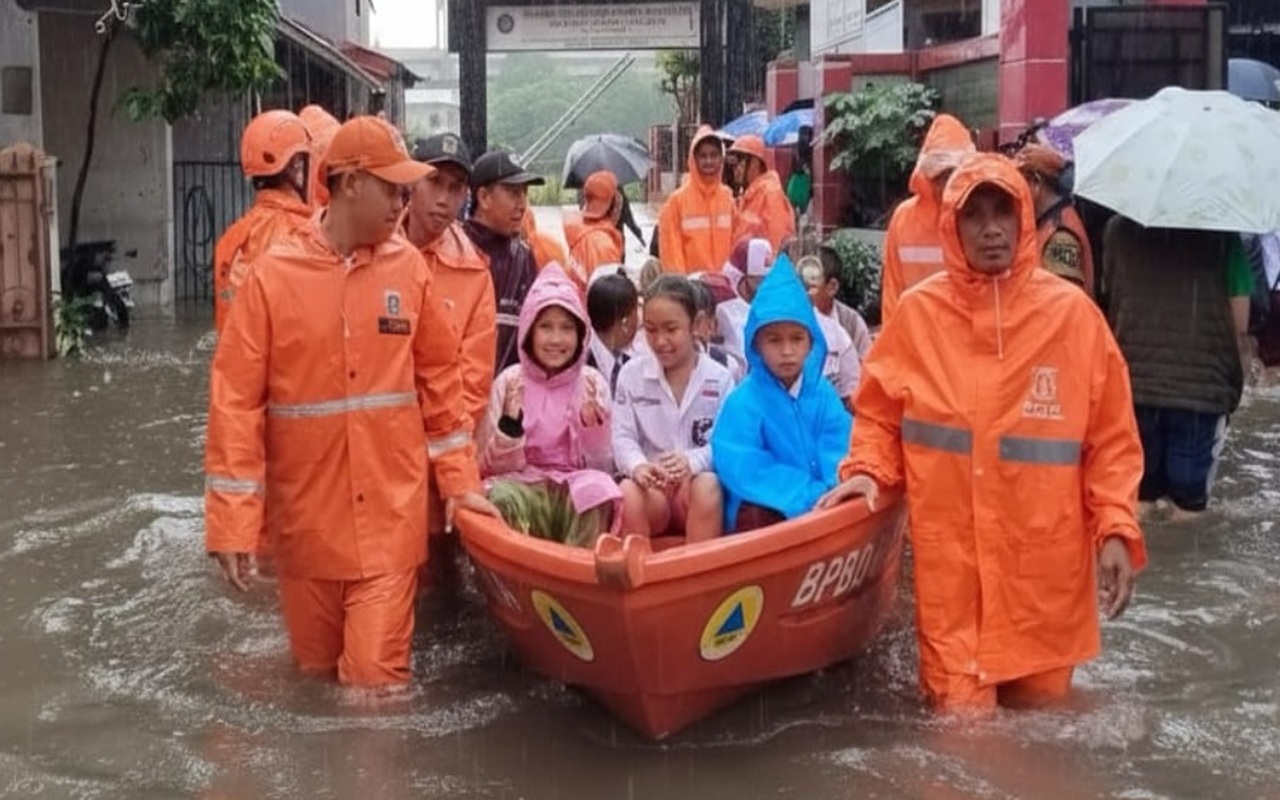 Banjir Meluas di Jakarta Jumat Pagi, Wilayah Ini Terparah hingga Tergenang Lebih dari Satu Meter
