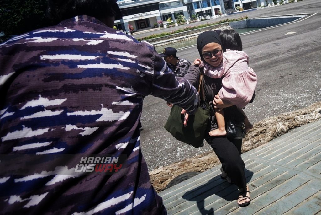 Sekali Mudik Jalur Laut, Malah Naik Kapal Perang