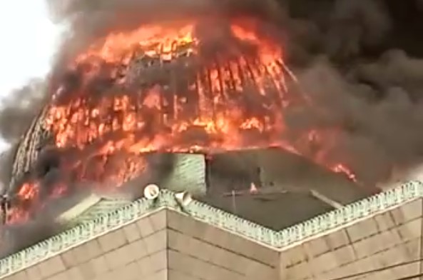 Masjid Jakarta Islamic Center Kebakaran, Warga Histeris: Subhanallahu Kubah Utama Islamic Center Kebakaran