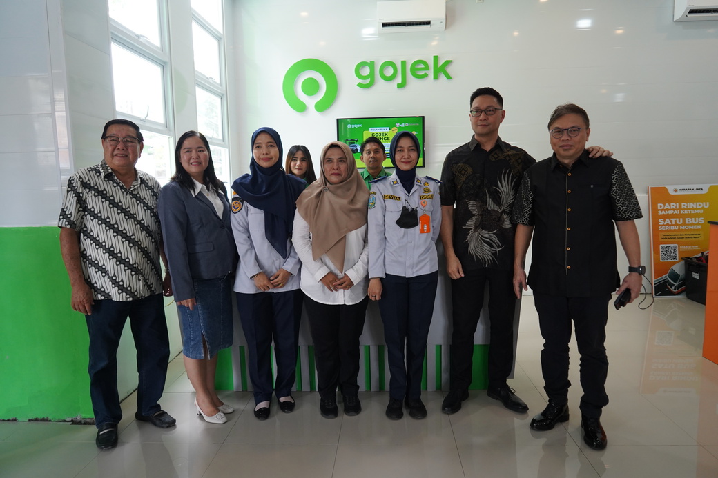 Sinergi Gojek, Dishub, dan Kepolisian Jaga Kelancaran Arus Penumpang Medaeng Saat Puncak Perjalanan Akhir Tahun