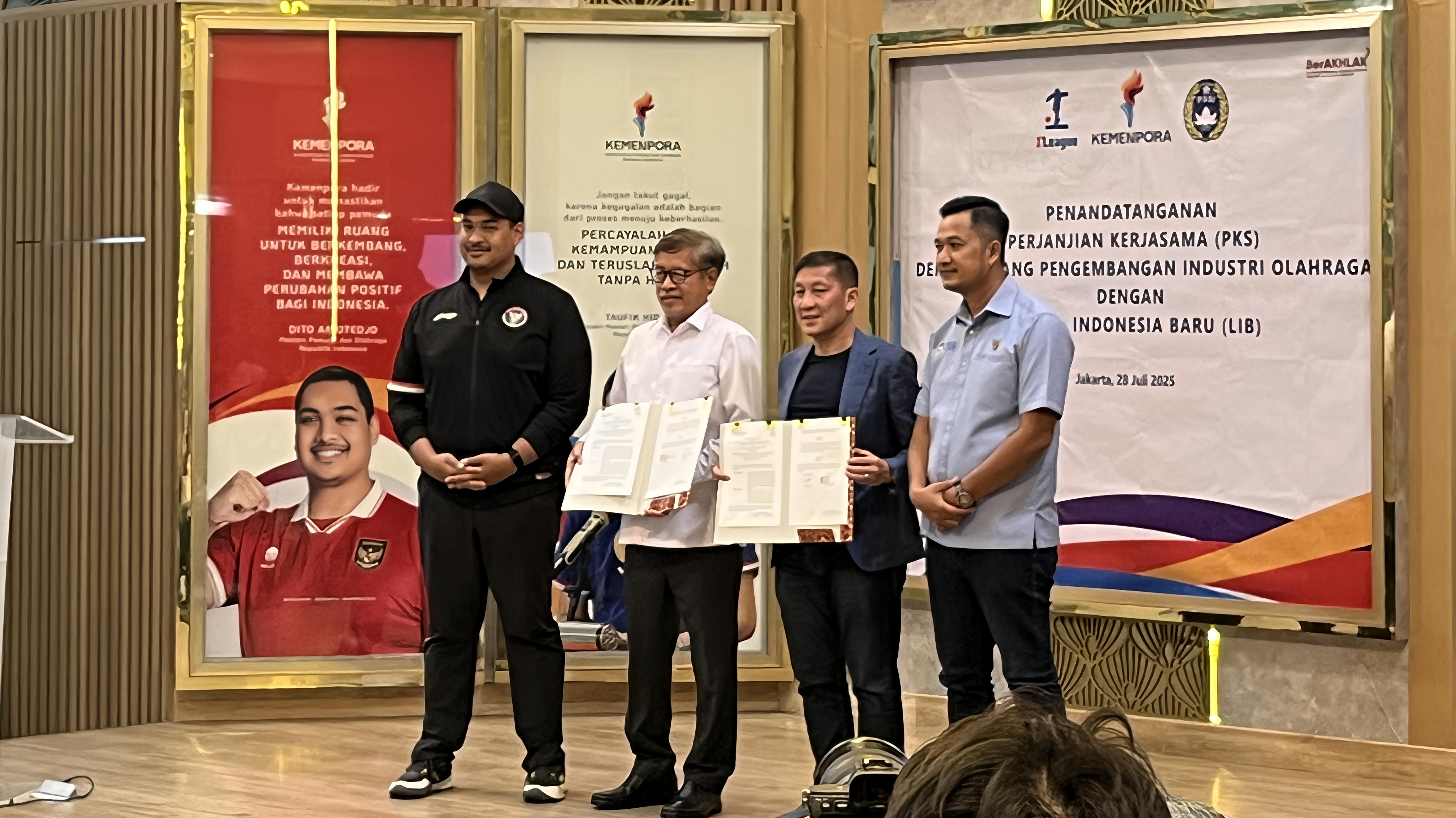 Kolaborasi Strategis Kemenpora-I League: Bentuk Suporter Sepak Bola yang Beretika