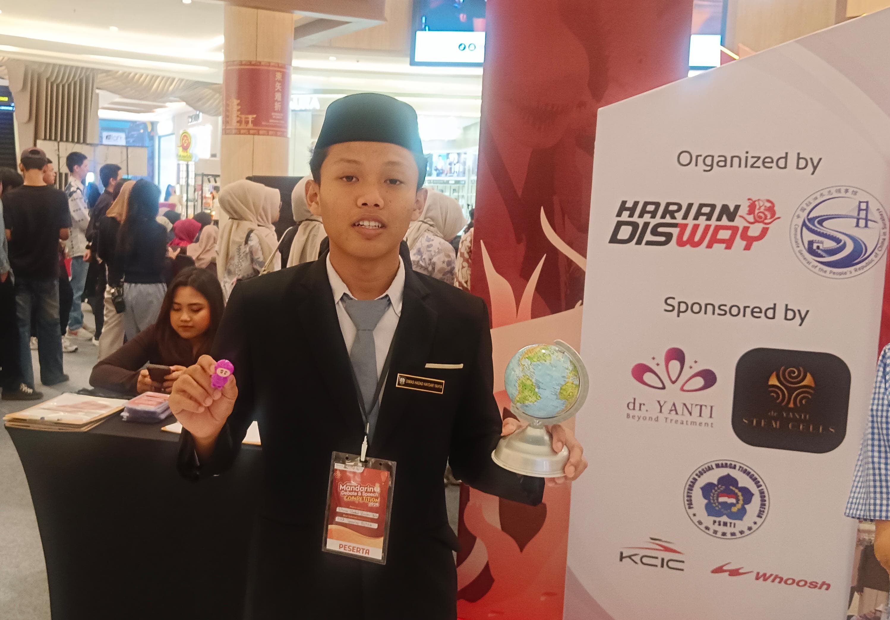 Disway Mandarin Debate and Speech Competition 2026: Tampil Pertama, Dimaz Bahas AI dan Manusia