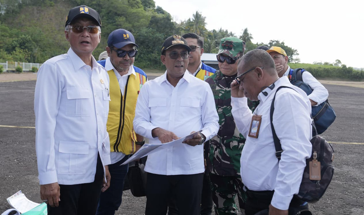 Kunjungi Pulau Banda, Menteri PU Rencana Bangun Ulang Bandara Bandaneira
