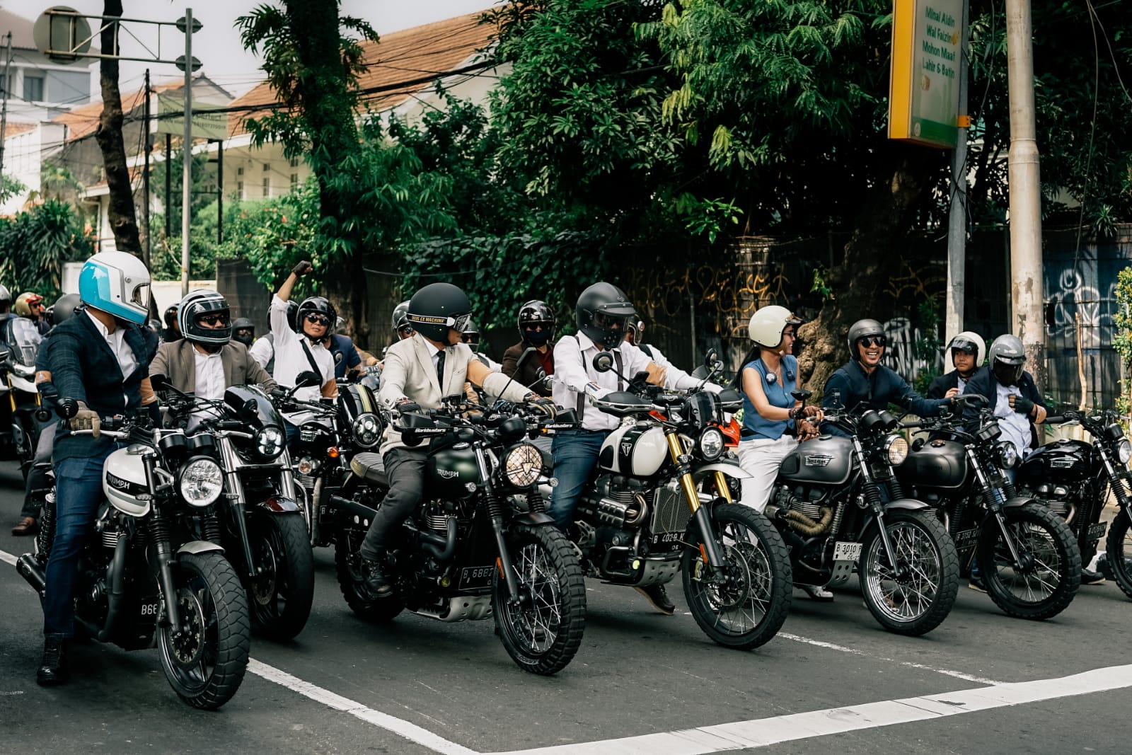 Ribuan Biker Meriahkan The Distinguished Gentlemen’s Ride 2023 di Jakarta, Sambil Donasi Buat Yayasan Kanker Anak