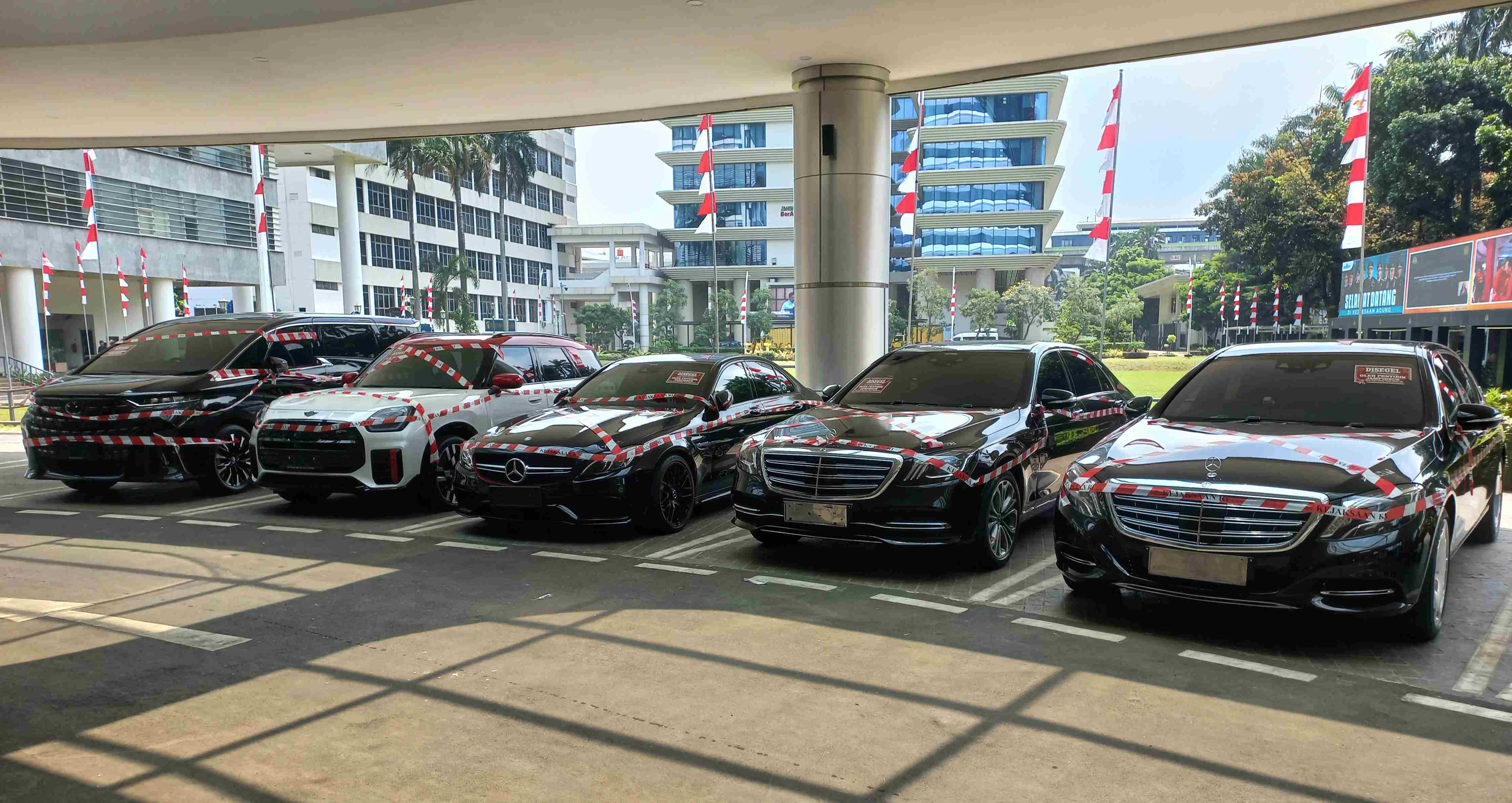 Kejagung: Mobil Sitaan dari Riza Chalid Dipindahkan ke Rupbasan