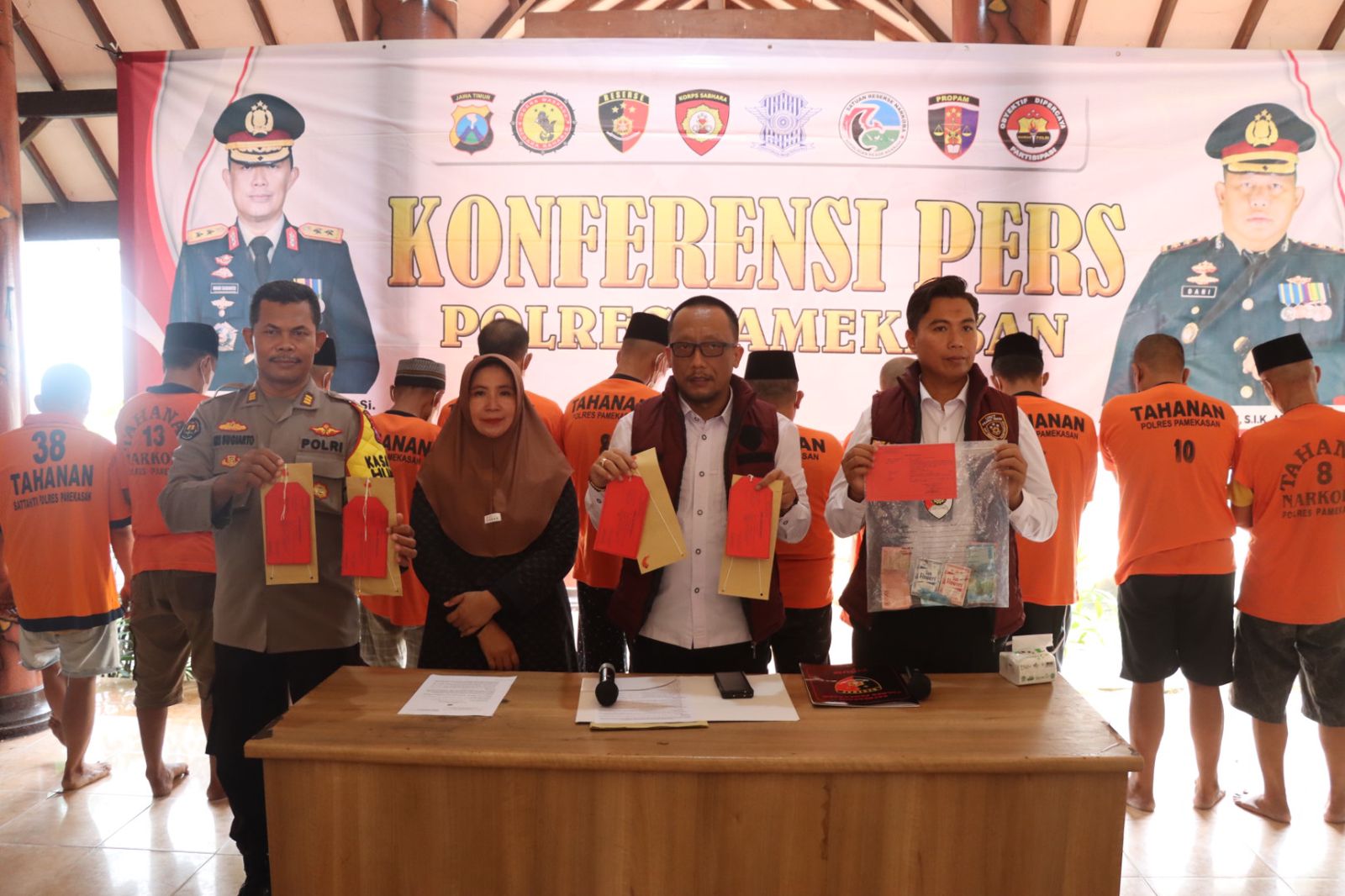 Polres Pamekasan Amankan 16 Tersangka Kasus Perjudian 