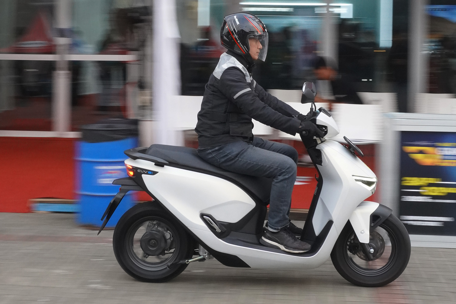 Biar Awet dan Irit, Ini 5 Poin Tips Aman dan Nyaman Berkendara Motor Listrik Honda