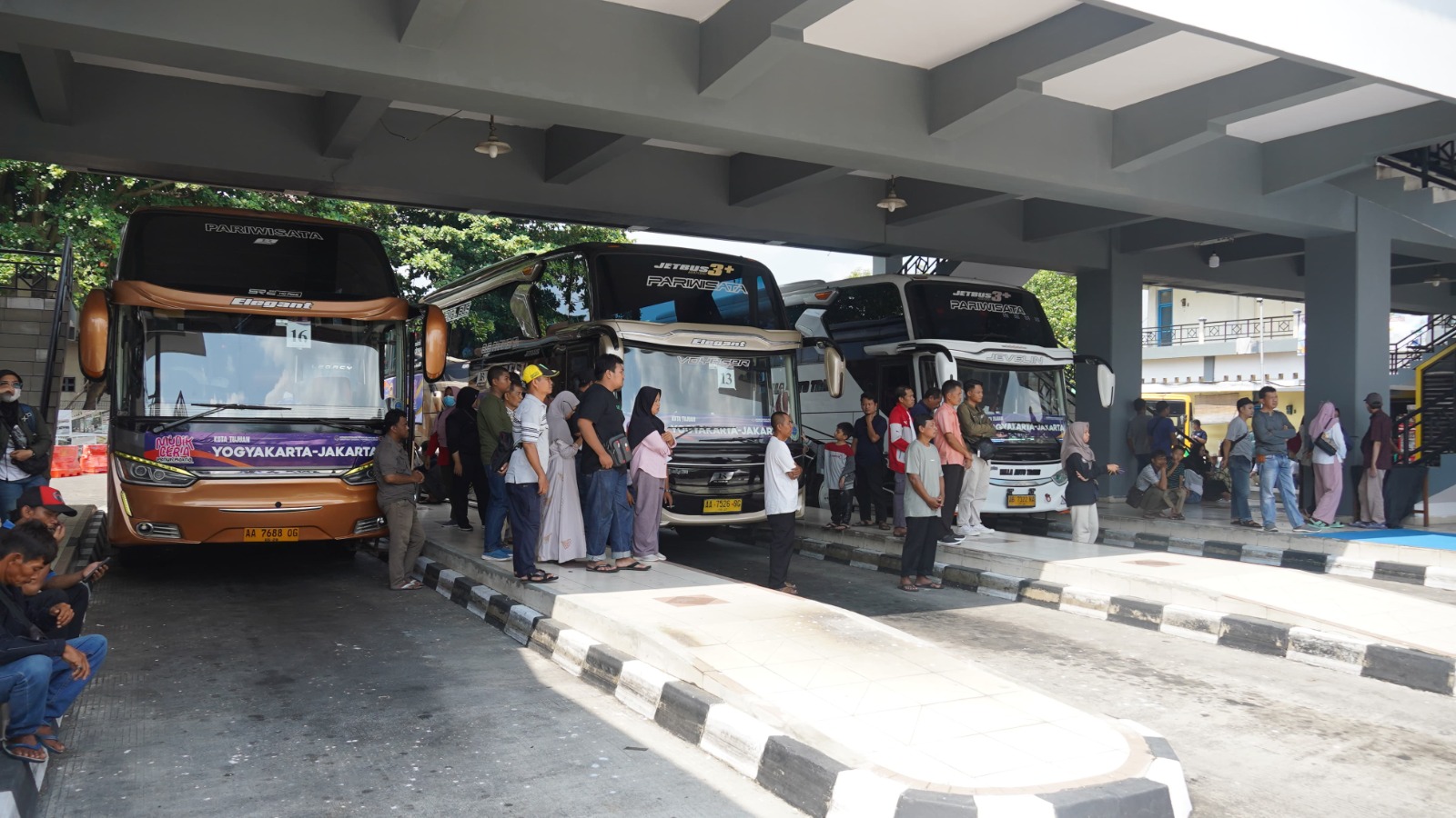 Tak Masuk Terminal? Kemenhub Siapkan Sanksi Tegas untuk PO Bus Nakal