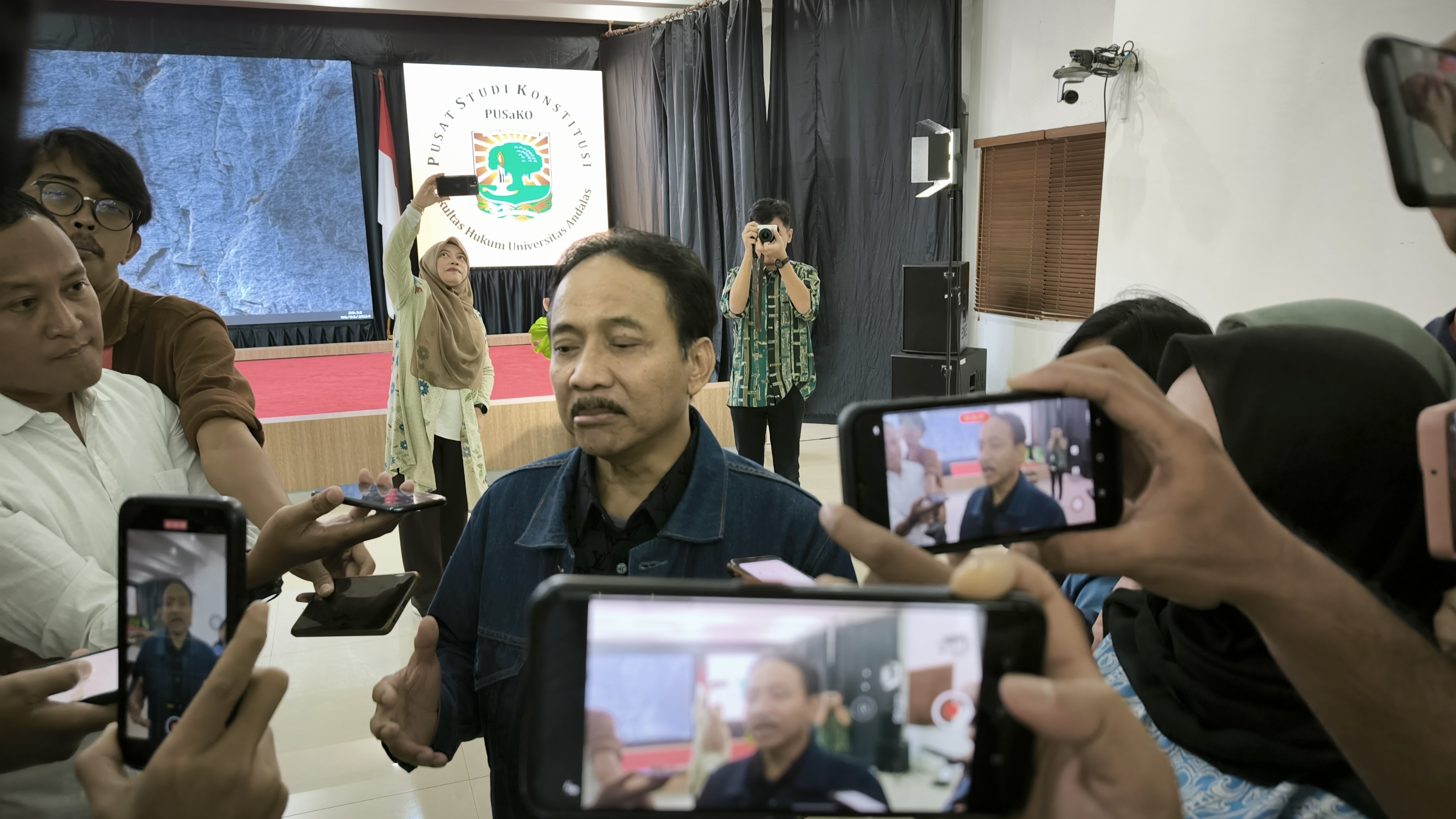 MK Panggil 4 Menteri Jokowi Untuk Dimintai Keterangan Dalam Sidang PHPU