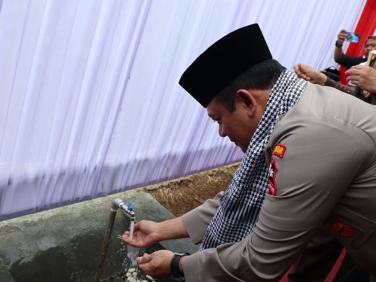 Operasi NCS Polri Bantu Sumur Bor dan Sembako