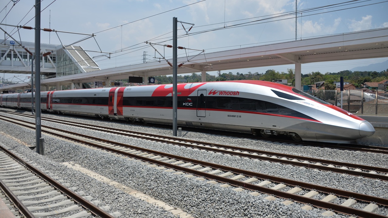 Stasiun Whoosh Karawang Beroperasi Mulai Hari Ini, Cek Tiket dan Jadwal Penumpang