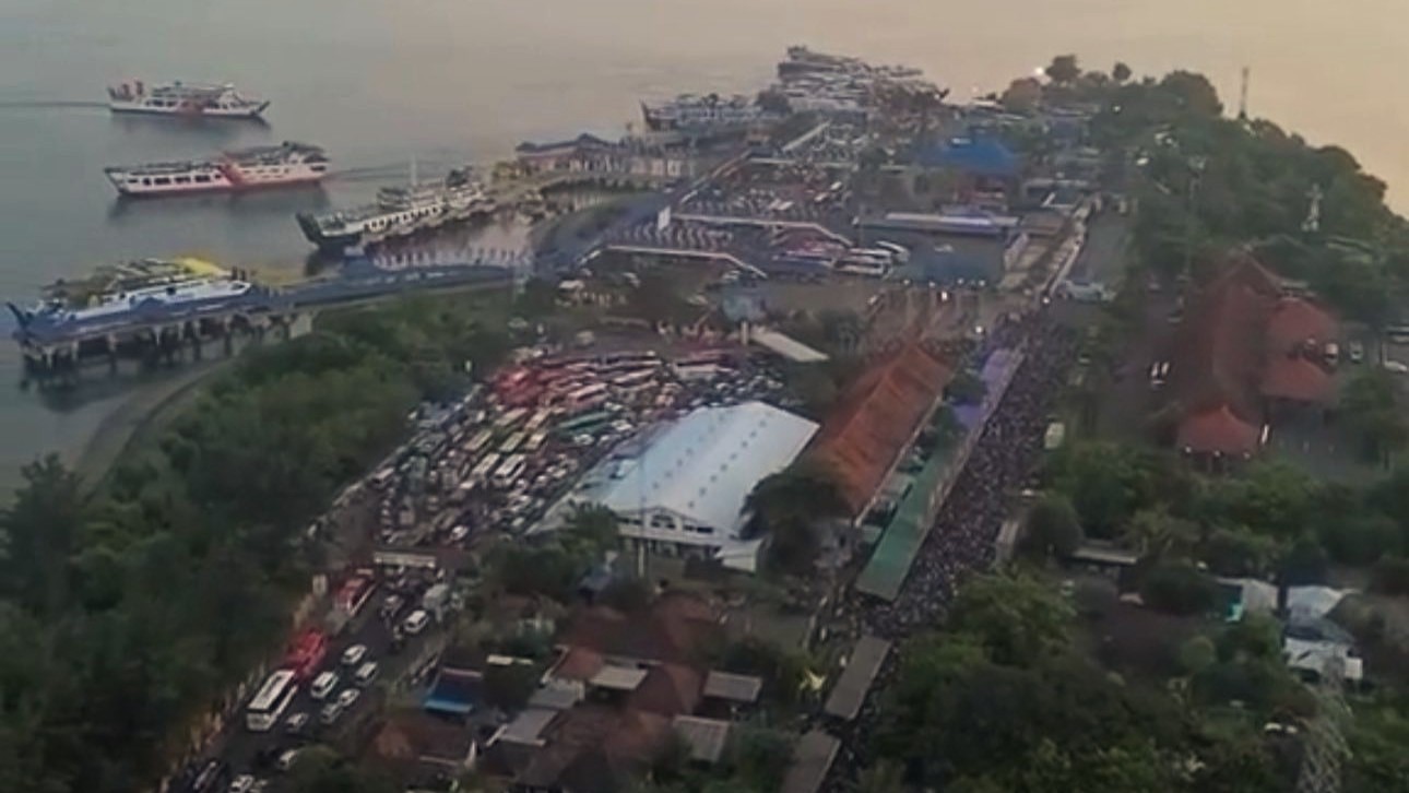 Arus Mudik di Bali, Antrean Kendaraan Mengular di Pelabuhan Gilimanuk