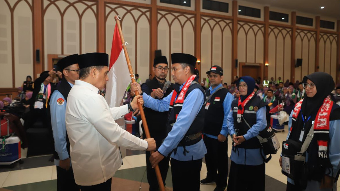 Romo Syafi’i dan Air Mata Pertama di Hadapan Ka'bah: Saya Hanya Niat Melayani!