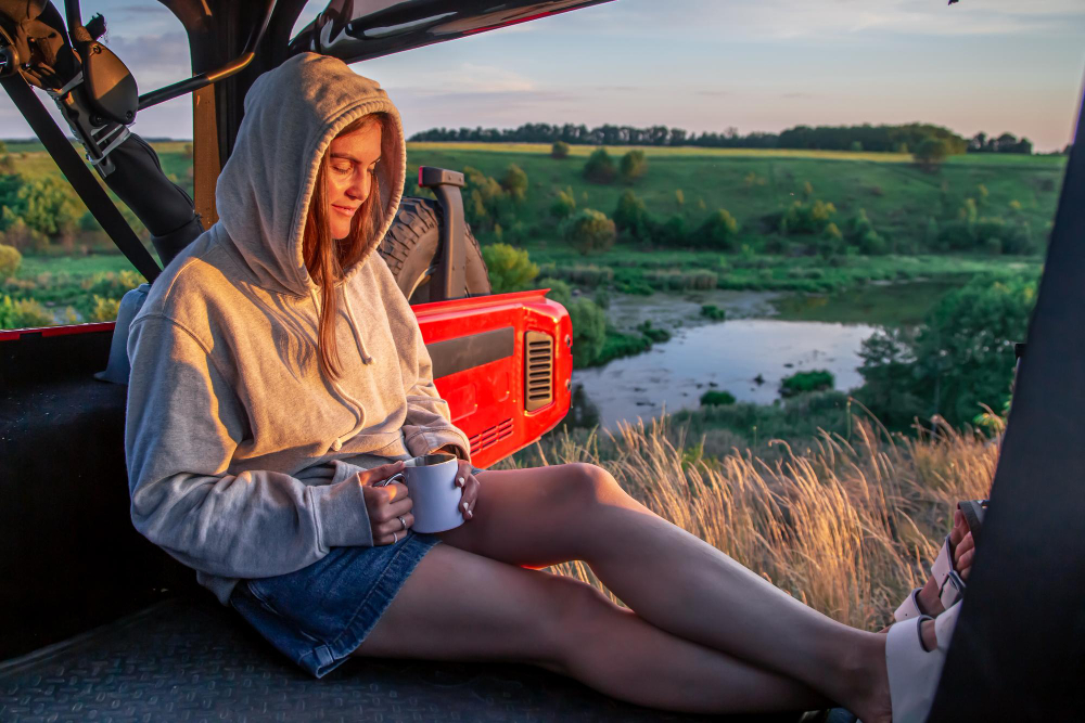 10 Gadget Murah yang Wajib Dibawa Perempuan Saat Road Trip