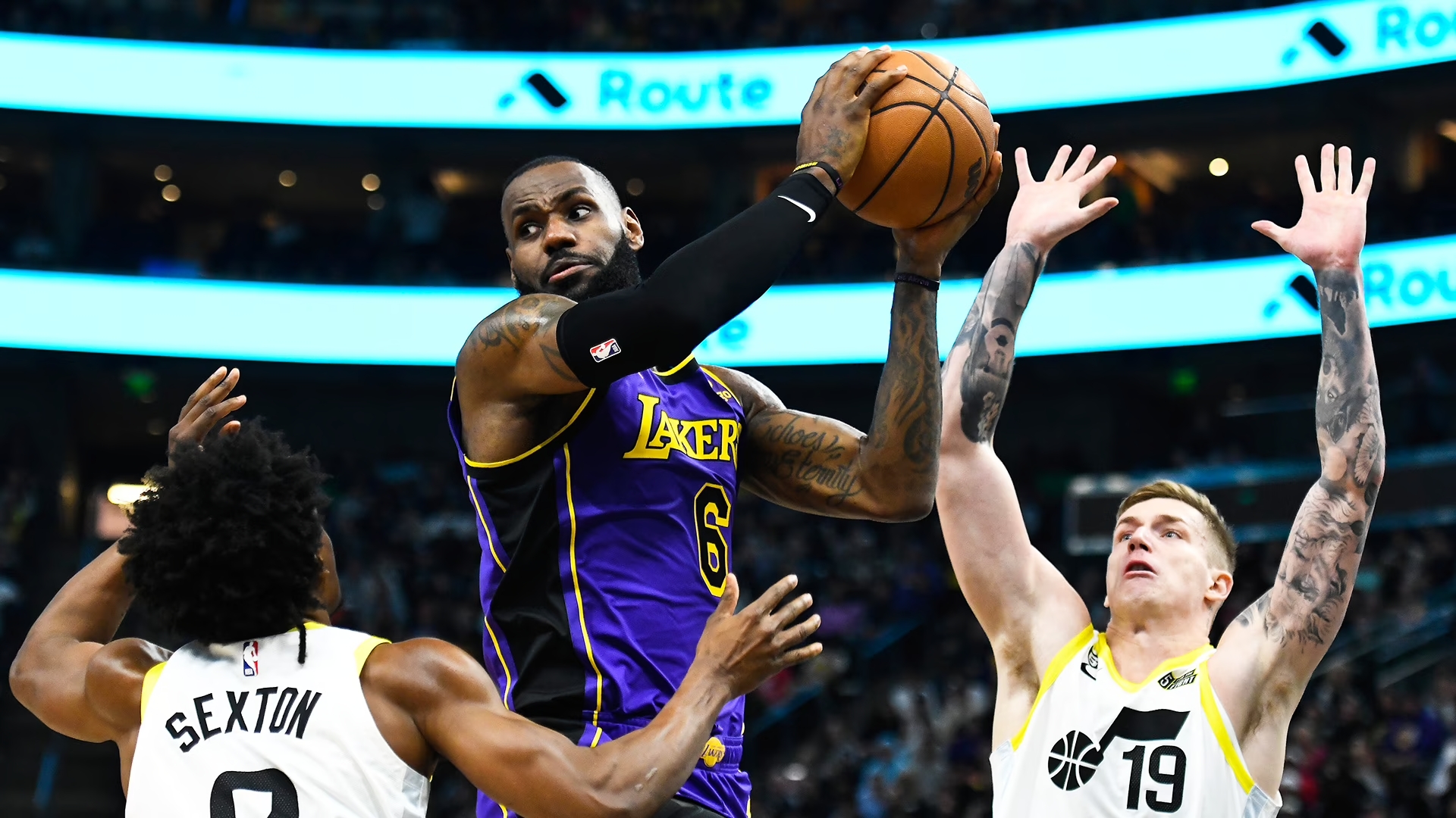 Rekap Hasil NBA Hari ini : Lakers Kalahkan Jazz Lewat Overtime, Joel Embiid Pimpin Kemenangan Sixers dari Celtics