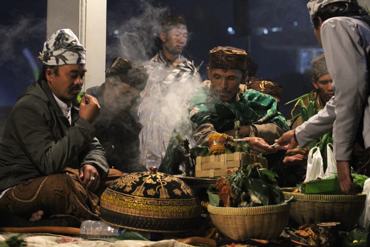 Mengenal Ragam Sesaji dalam Tradisi Masyarakat Hindu Tengger