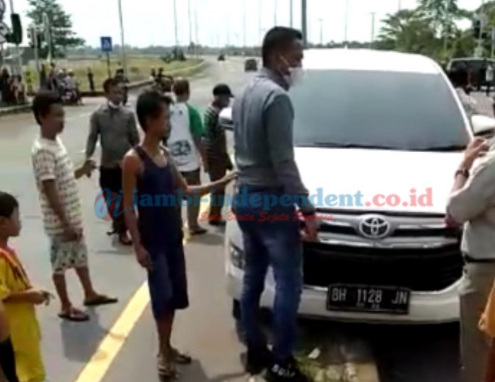 Mobil Rombongan DPRD Muarojambi Kecelakaan di Exit Tol Kayuagung, Tujuannya Kunker ke OKI