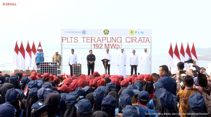 PLTS Terapung Terbesar di Asia Tenggara Diresmikan Jokowi