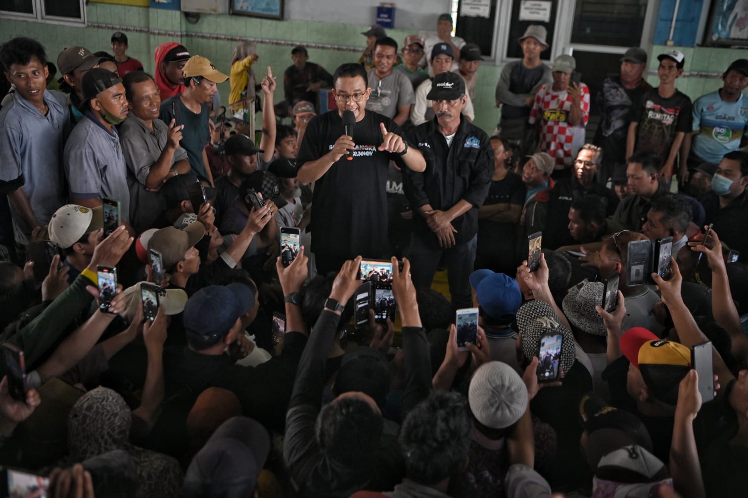 Demi Menjamin Keselamatan Kerja, Anies Janjikan Nelayan Masuk dalam Program BPJS-TK dan Kesehatan