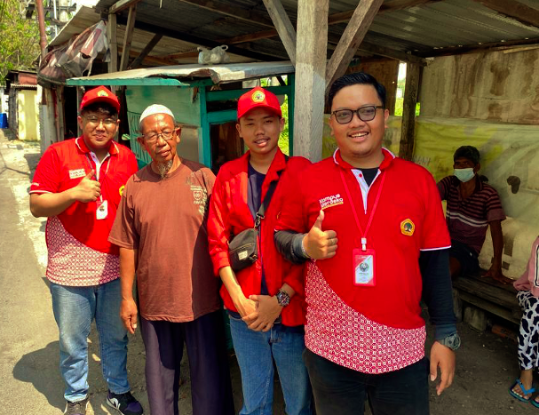 Cara Patriot Mengabdi KKN UNTAG Surabaya Tingkatkan Penjualan UMKM Lontong Kupang
