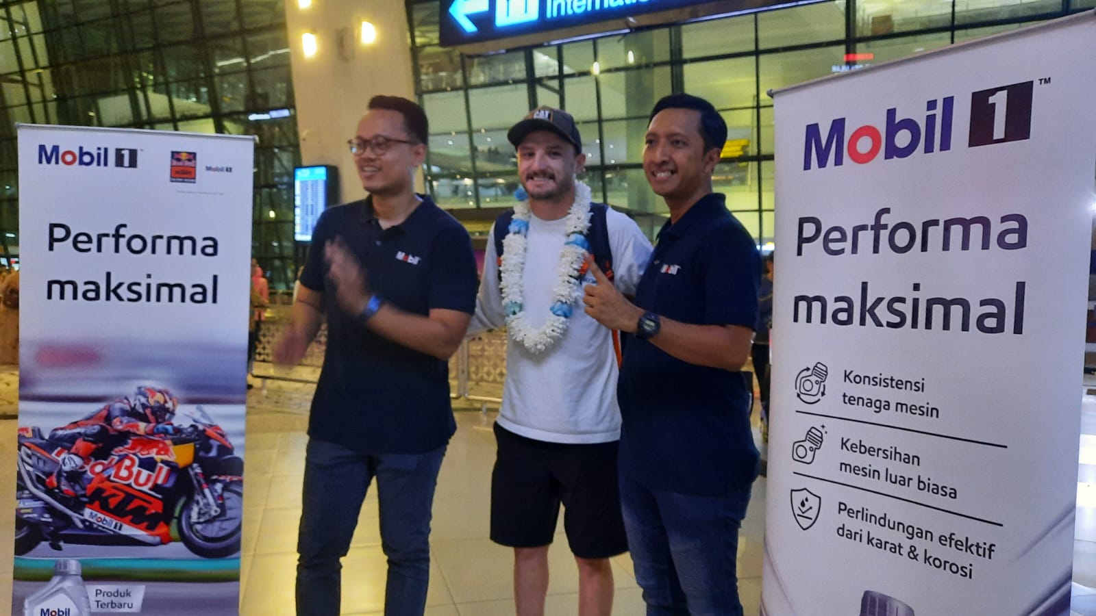 Duo Rider Red Bull KTM Factory Racing Tiba di Indonesia, Siap Sapa Penggemar Besok di Jakarta