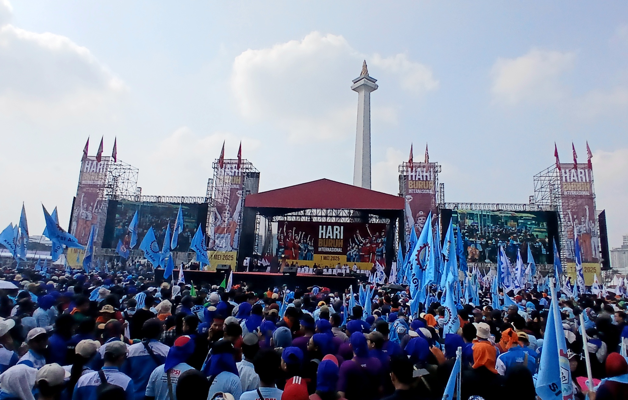 Peringati May Day di Monas, Buruh Sampaikan 6 Tuntutan untuk Prabowo
