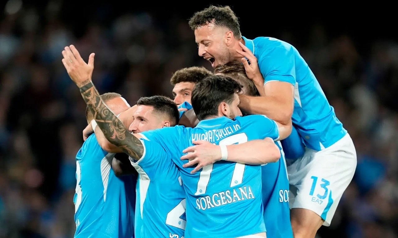 Napoli vs Como 3-1: Il Partenopei Tak Tergoyahkan di Puncak Klasemen