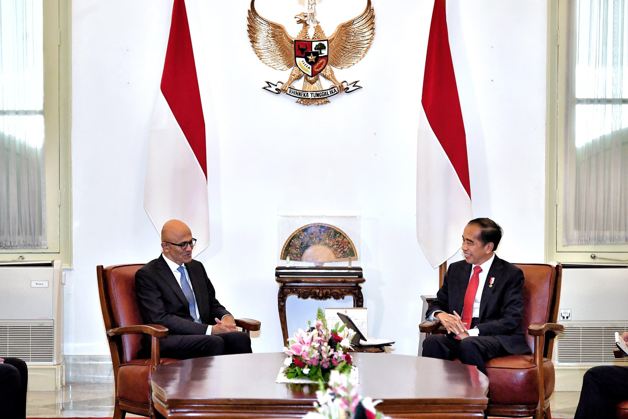 Bertemu dengan CEO Microsoft, Jokowi Tawarkan Pembangunan Pusat Riset di IKN atau Bali