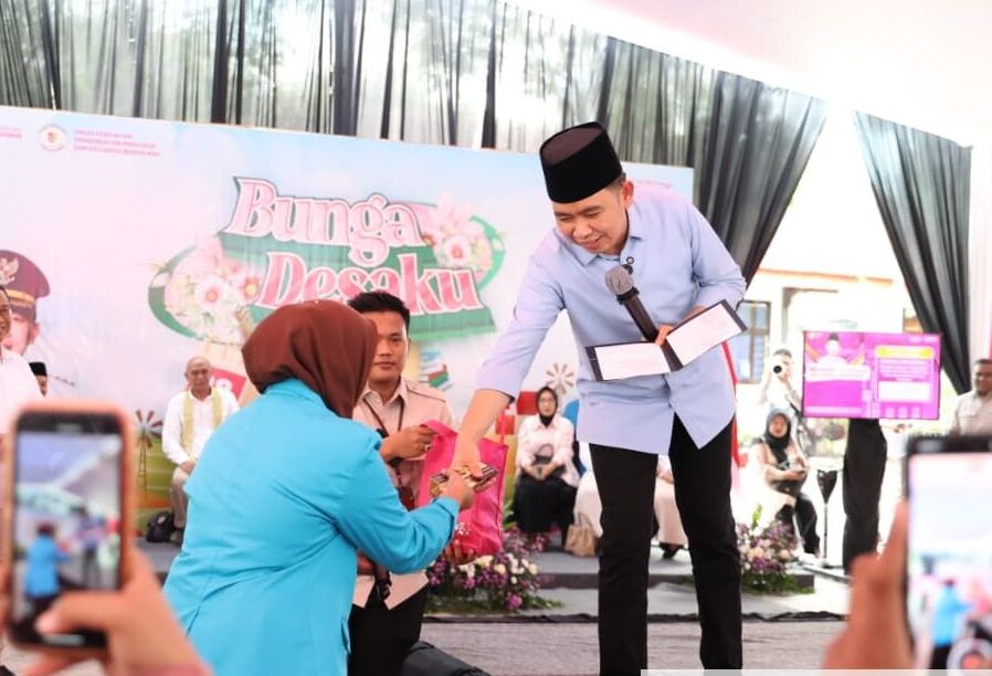 Gus Fawait Kenalkan Program Beasiswa Jember Lewat Bunga Desaku, Ajak Pelajar Raih Pendidikan Tinggi