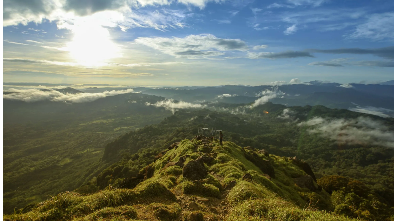 Gunung Bulusaraung Destinasi Wisata Favorit Pendaki Sulawesi Selatan, Titik Lokasi Pesawat ATR 42-500 Terjatuh