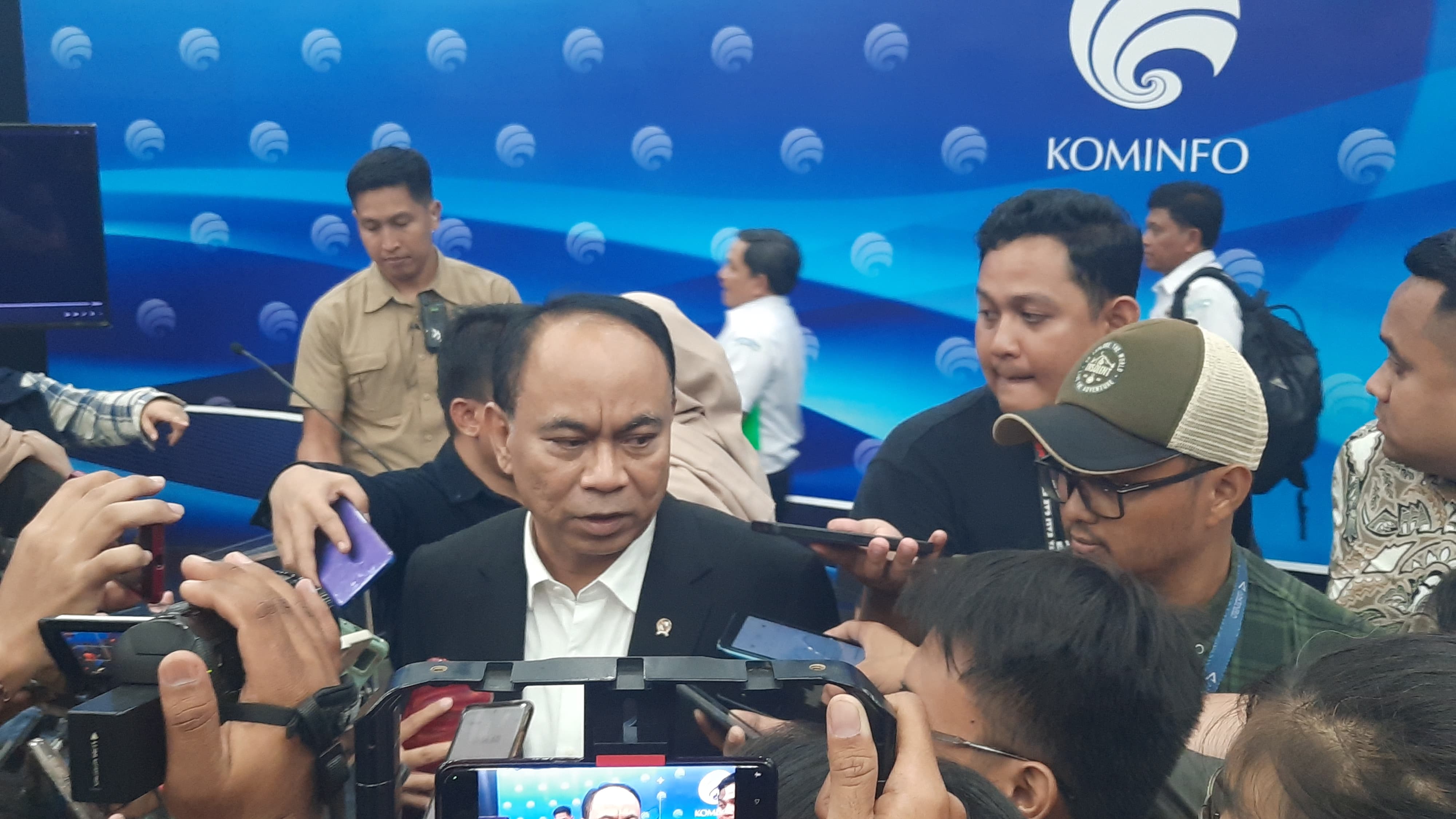 Budi Arie Ogah Komentari Fufufafa: Saya Urusi Ratusan Juta Akun!