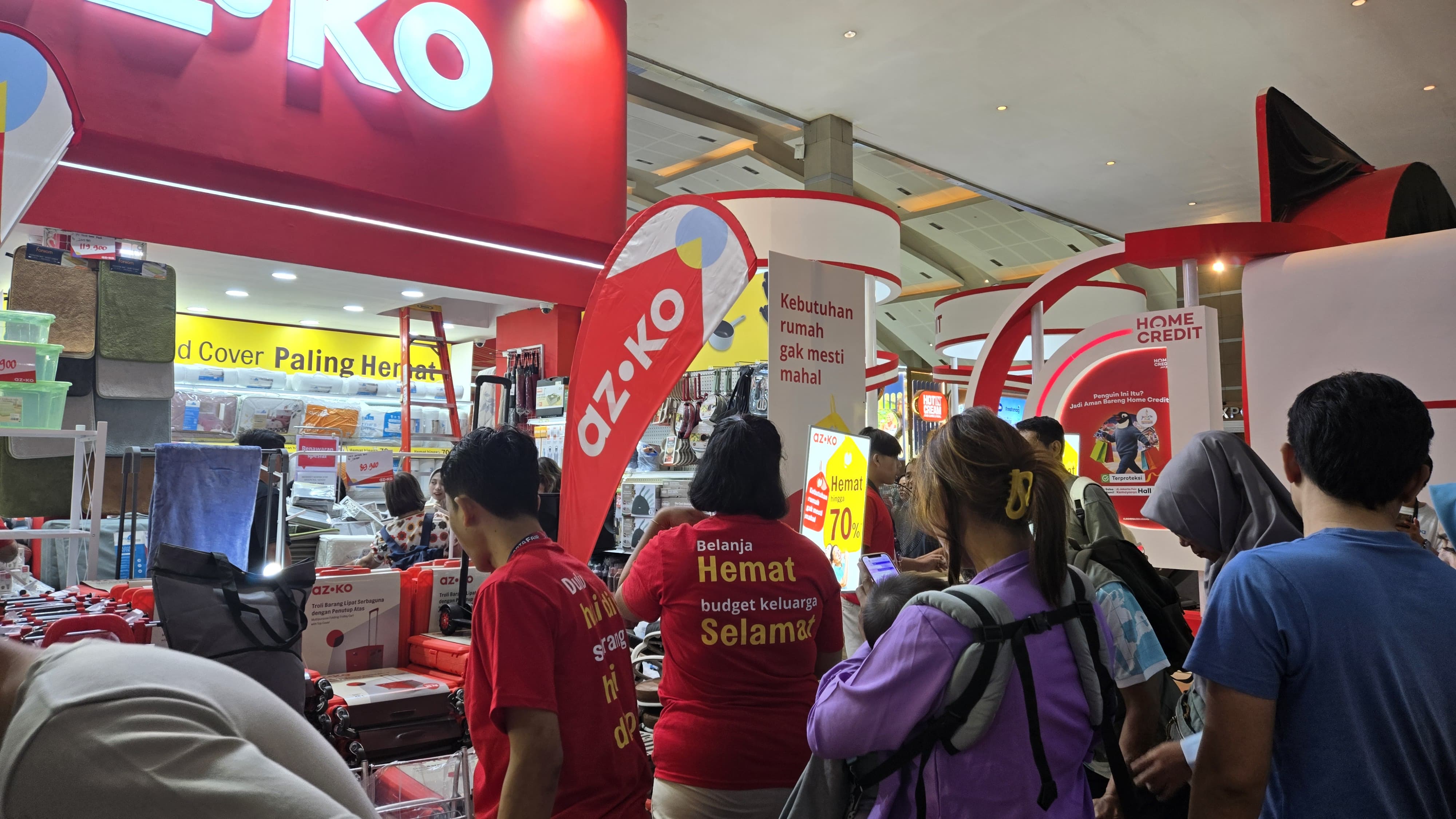 Ribuan Pengunjung Mulai Padati Hari Pertama Jakarta Fair 2025