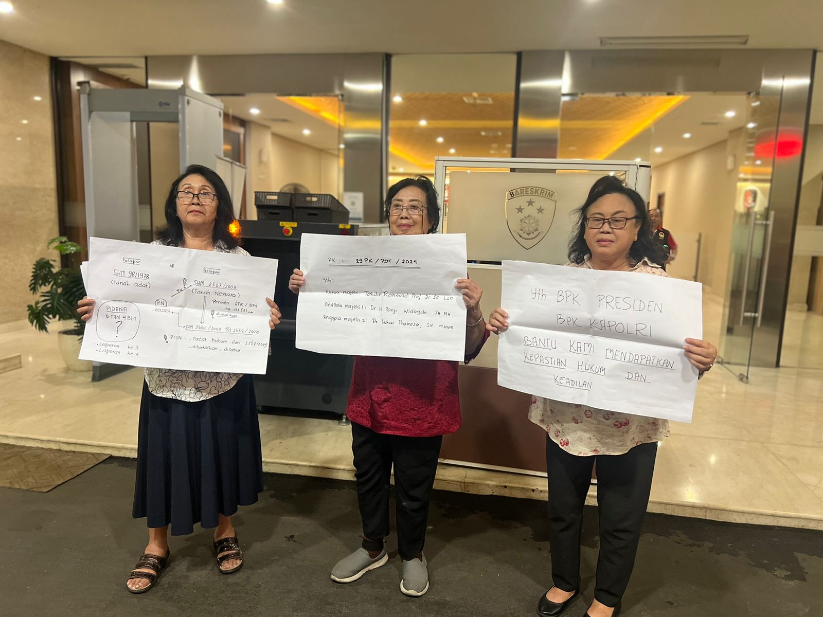 Enam Tahun Perkara Pemalsuan Dokumen Jalan di Tempat, Sejumlah Lansia Mantan Guru Besar IPB Geruduk Bareskrim Polri
