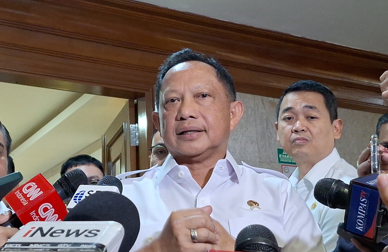 Mendagri Minta Aparat Investigasi Asal Kayu Gelondongan di Lokasi Banjir Sumut